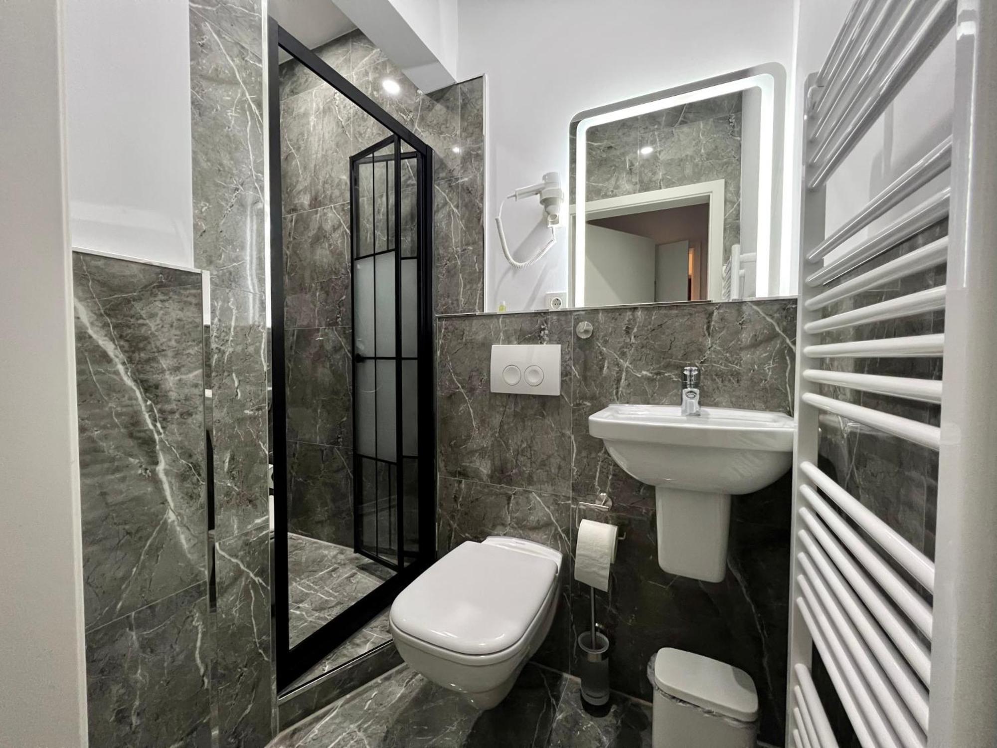 Durmaz Hotel Hannover Ngoại thất bức ảnh