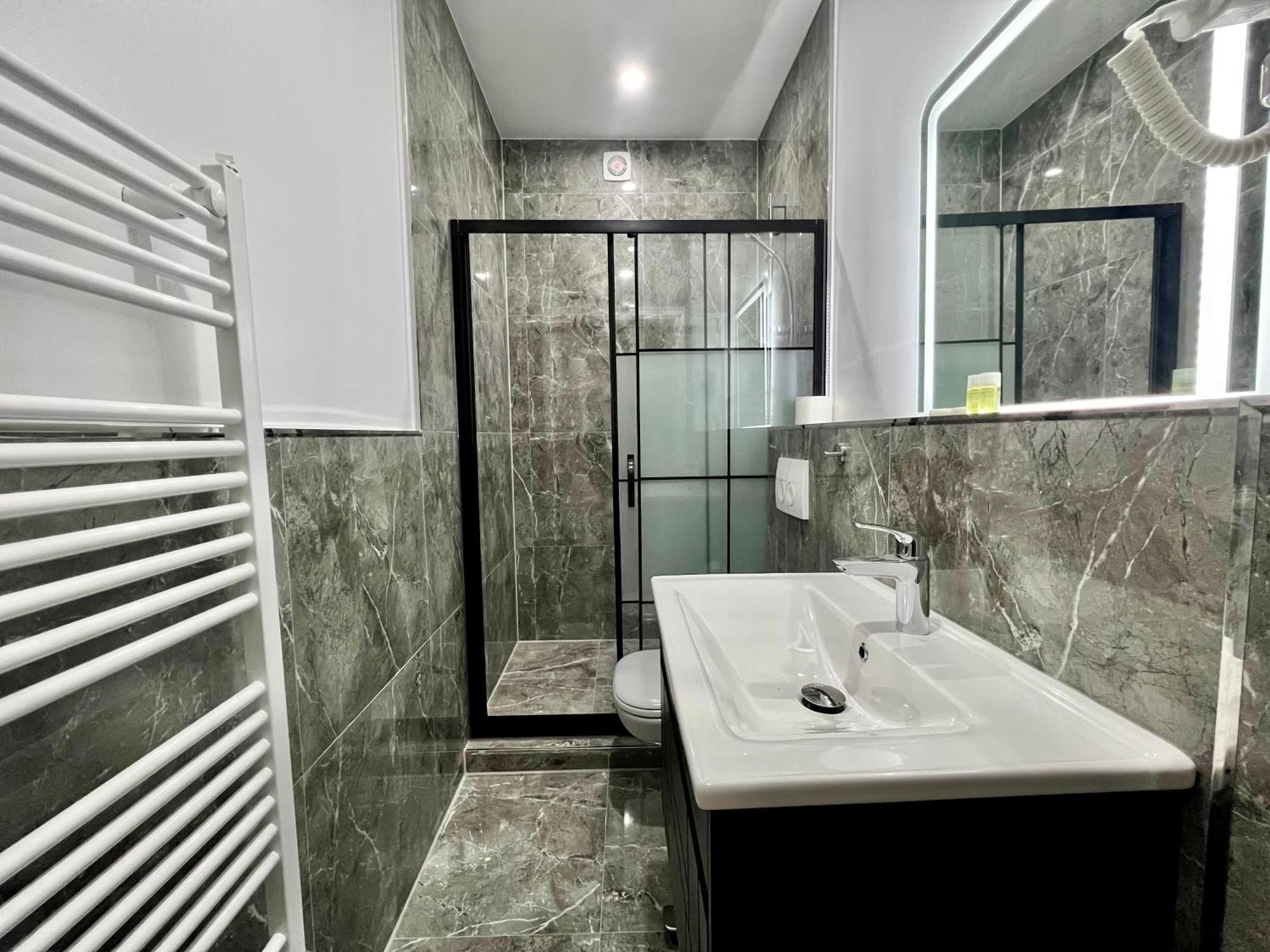 Durmaz Hotel Hannover Ngoại thất bức ảnh