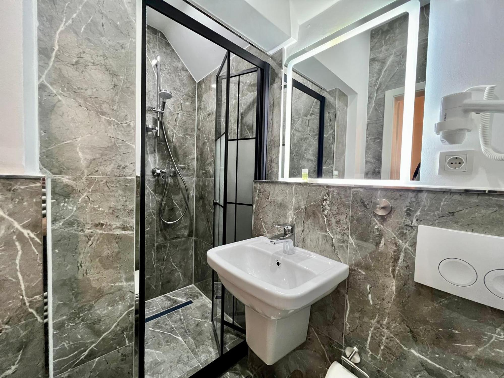 Durmaz Hotel Hannover Ngoại thất bức ảnh