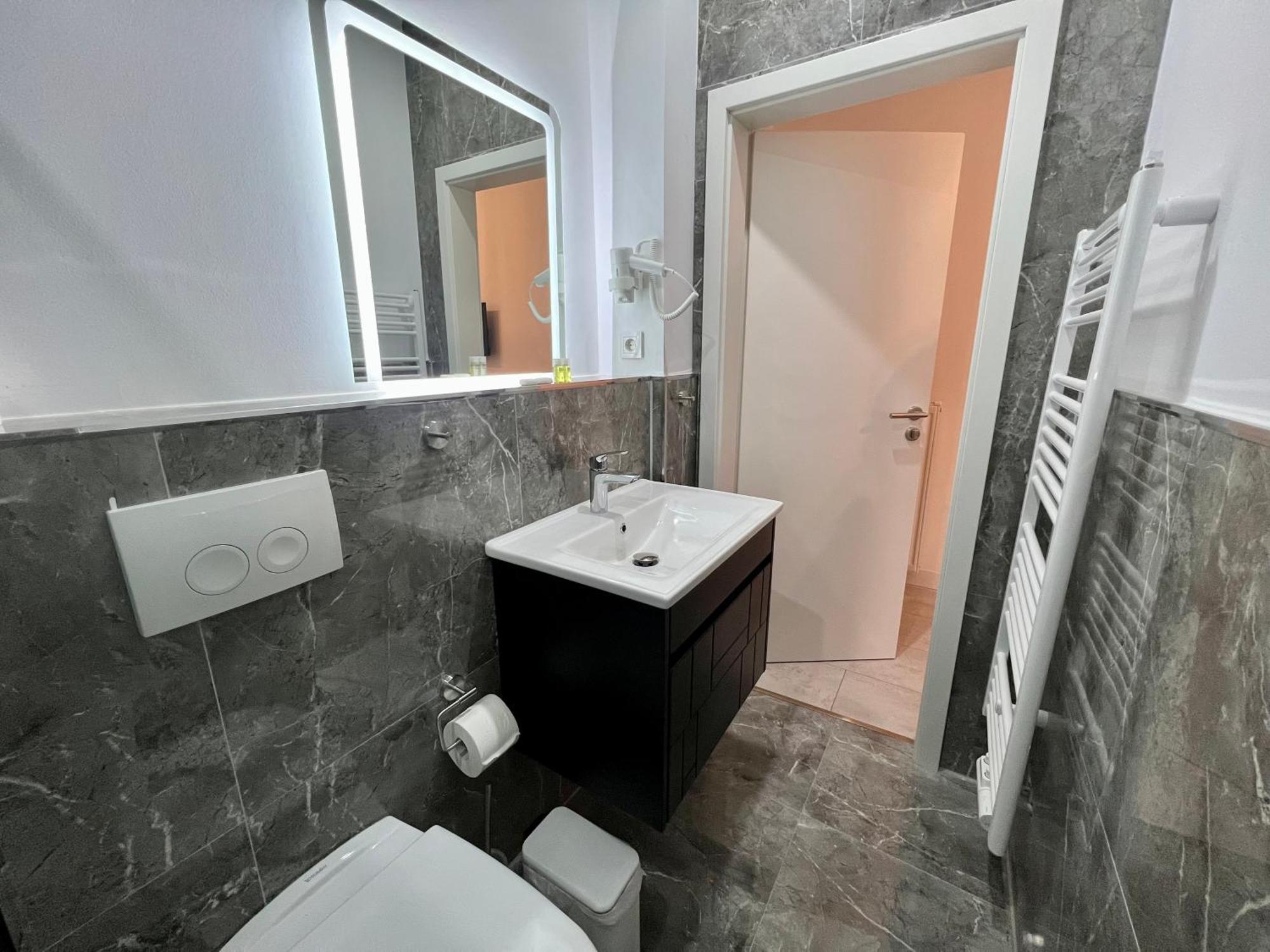 Durmaz Hotel Hannover Ngoại thất bức ảnh